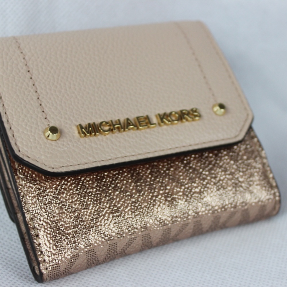 Michael Kors Hayes Medium Trifold Coin Case Wallet - Picture 1 of 8
